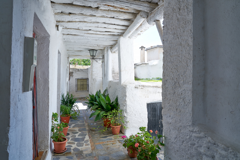 Rehabilitación de patios de luces en Linares